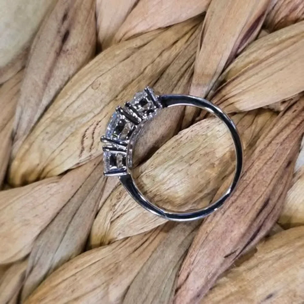 2.0CTW Three-Stone Moissanite Ring Sz 7